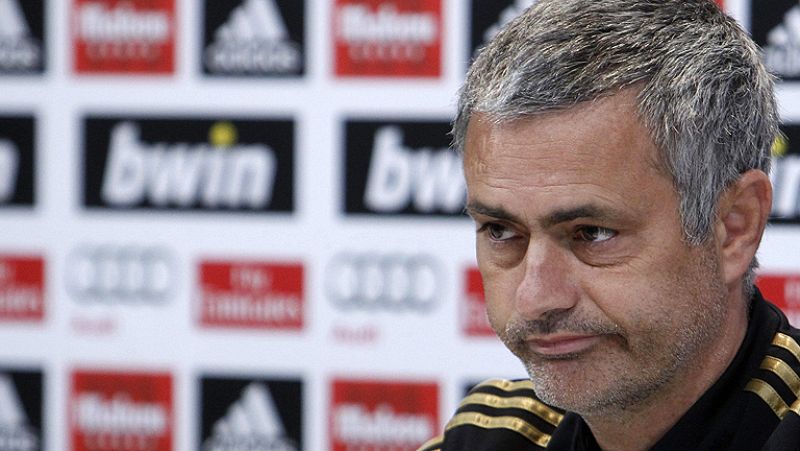 José Mourinho, técnico del Real Madrid, ha pasado de asegurar que nunca haría lo que el chileno Manuel Pellegrini, entrenar al Málaga tras dirigir al conjunto madridista, a elogiar un año después a su rival de mañana y elogiar el trabajo que realizó 