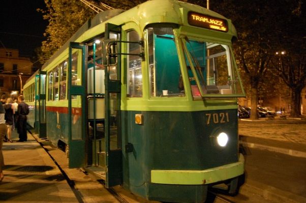 On Off - On Off: Una velada en tranvía