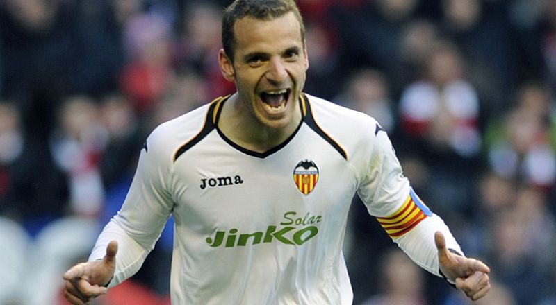 Soldado amenaza a un débil Zaragoza