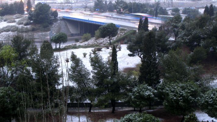 La primavera comienza con nevadas y lluvias