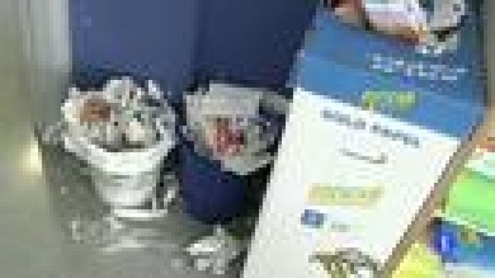 Telediario 1 - Cierran colegios por suciedad