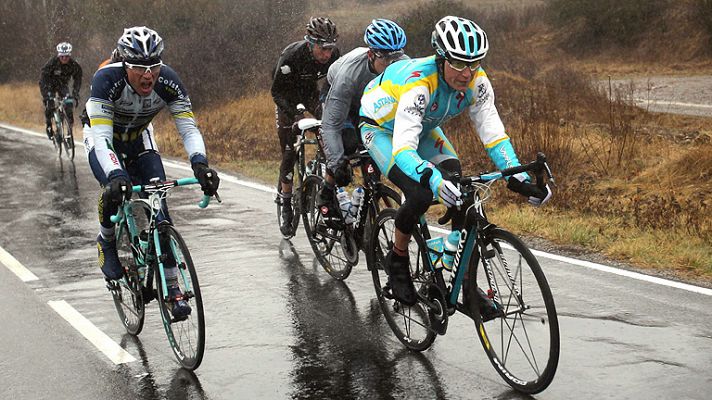 Brajkovic gana una etapa cercenada por la nieve