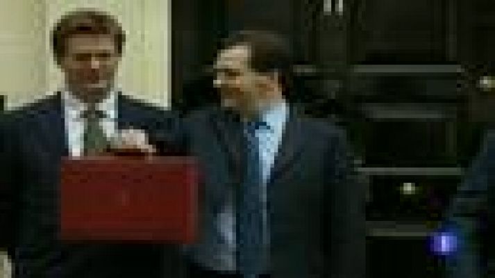 Telediario 1 - Los presupuestos de Cameron