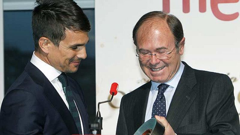 Más Gente -  Clarín condecora a José María Manzanares con el Premio Oreja de Oro