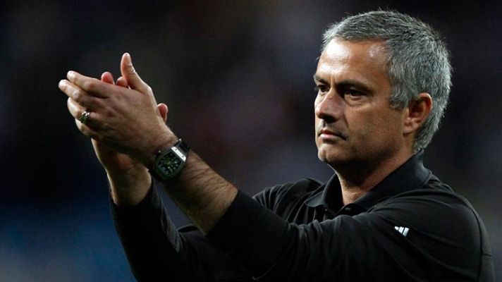 Telediario 1 - Mourinho, conversaciones con los árbitros