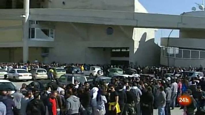 Telediario 1 - Colas interminables para ver el APOEL - Real Madrid