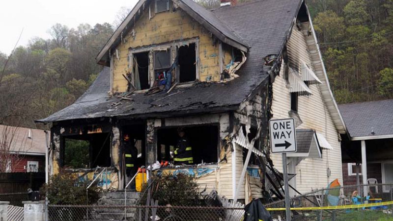 Seis niños y dos adultos mueren al incendiarse su vivienda en Virginia Occidental