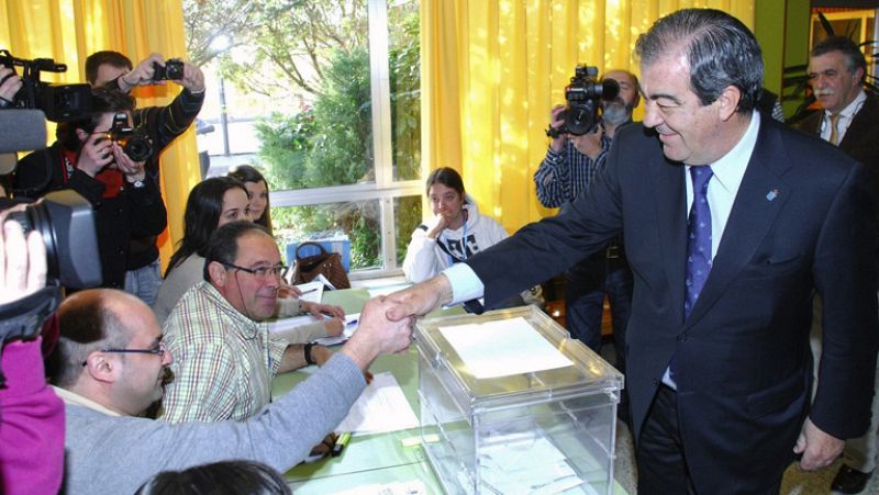 Cascos vota en Asturias