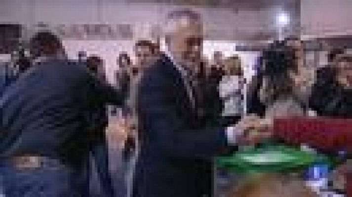 Telediario 1 - Los candidatos a la presidencia de la Junta de Andalucía votan