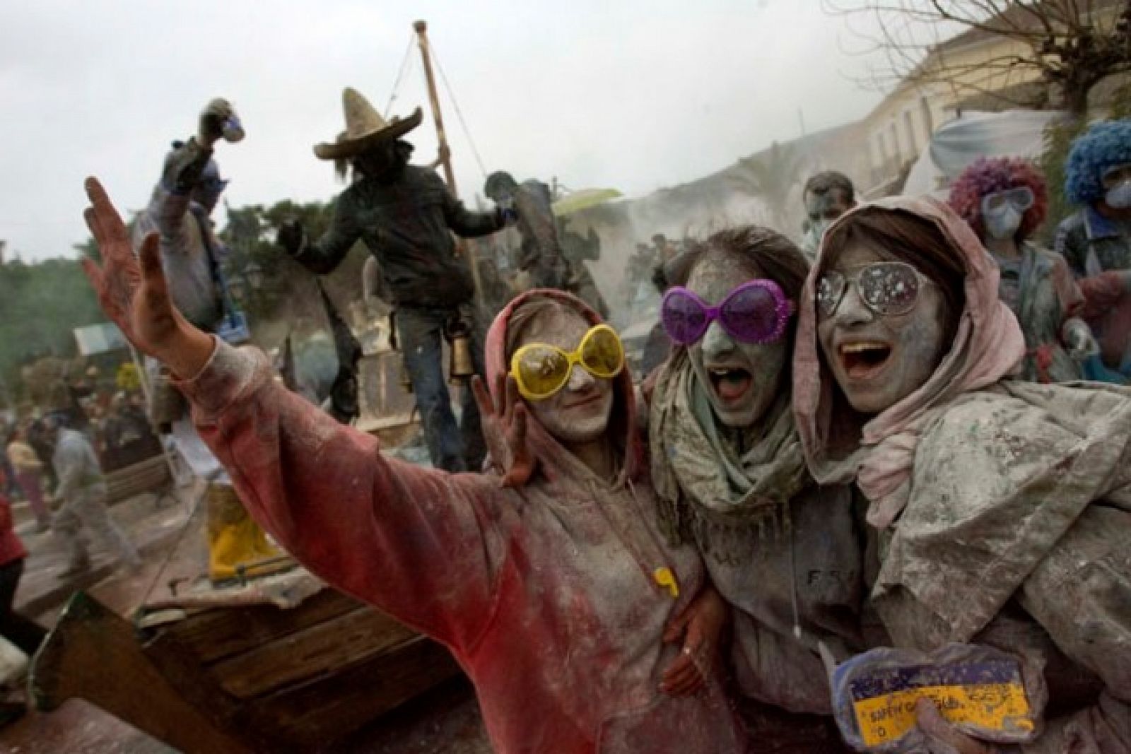 On Off: Los enfarinats helenos - On Off | Ver