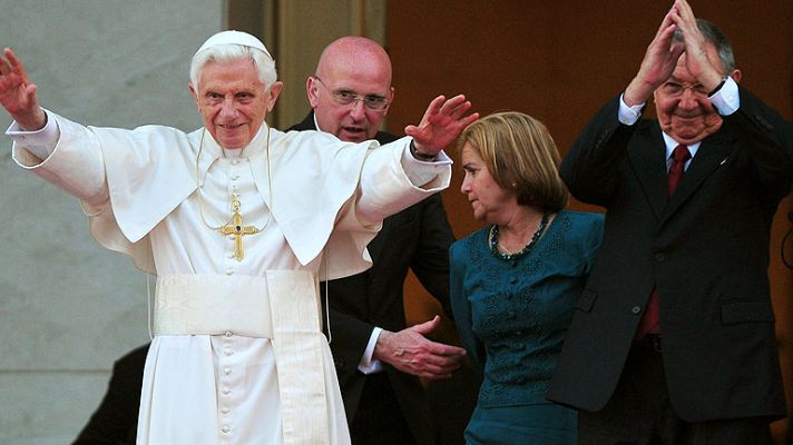 Informativo 24h - El papa se reúne con Raúl Castro