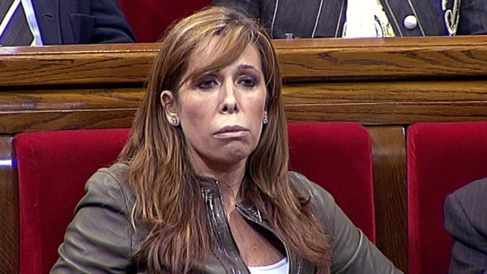 Telediario 1 - Intercambian reproches PP y CiU