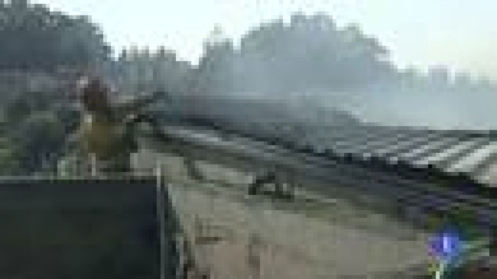 Siete heridos y un muerto  tras incendiarse una fábrica de madera en Pontevedra