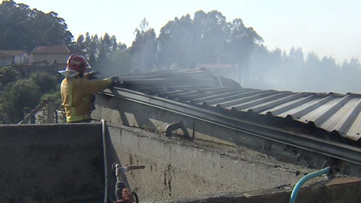 Telediario 1 - Incendio en fábrica de madera