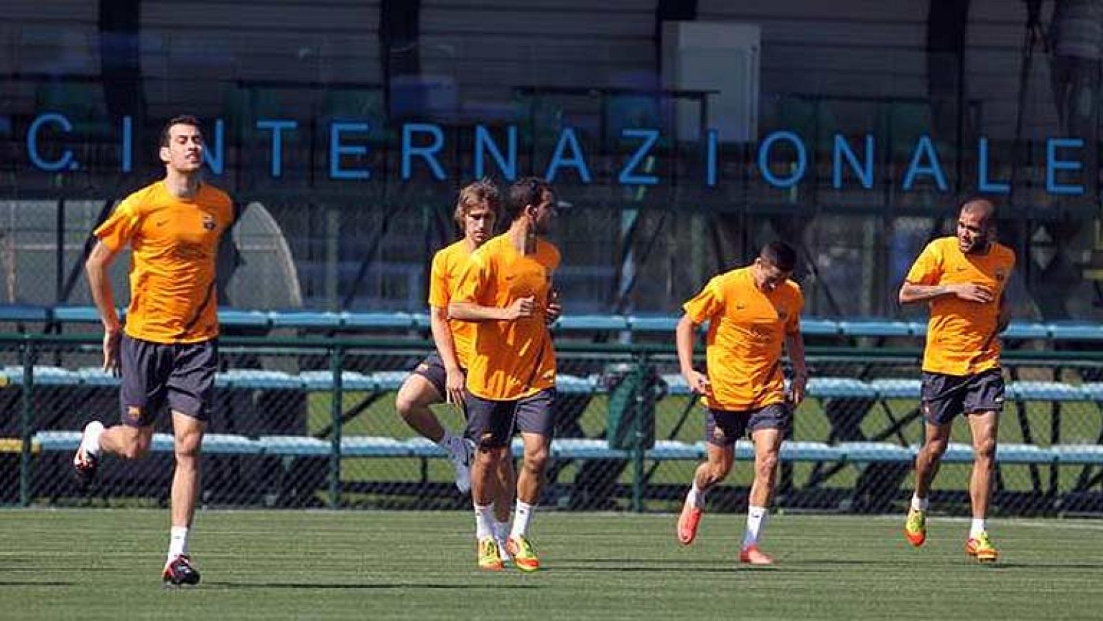 El Barça se queda un día más en Milán para entrenar | Ver