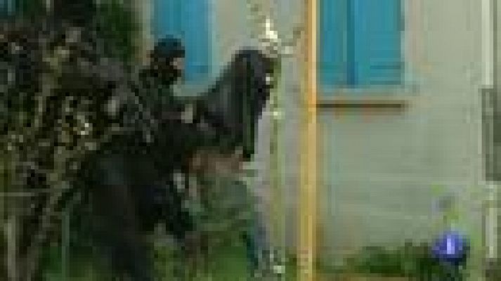 Telediario 1 - Operación antiterrorista en Francia