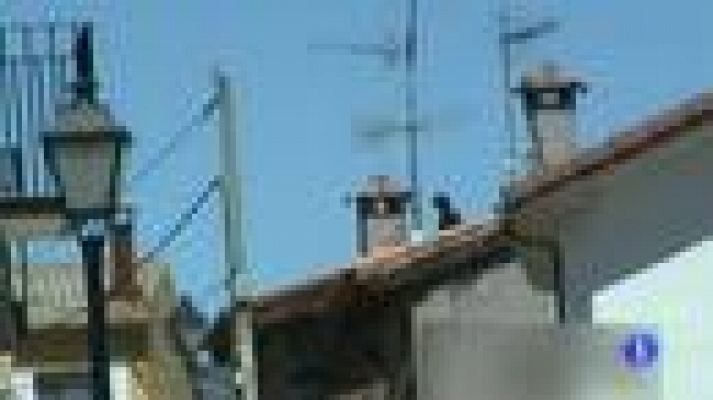 Telediario 1 - La crisis y los detectives