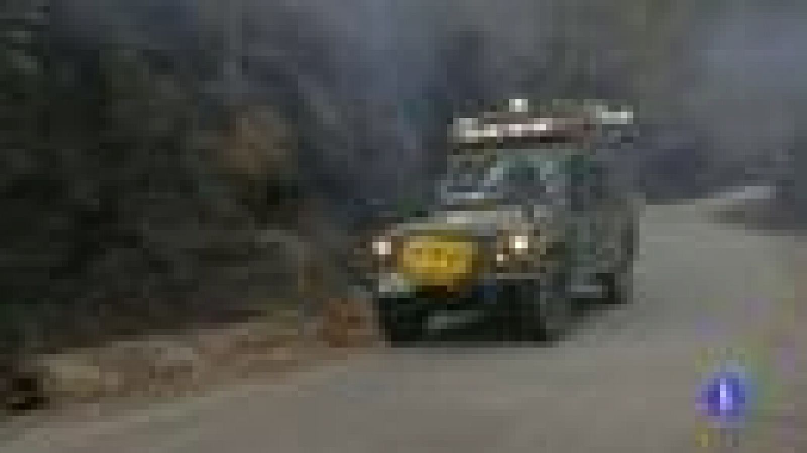 Primera jornada en Fragas do Eume con el incendio controlado