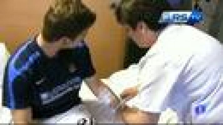 Telediario 1 - Íñigo Martínez sale animado del quirófano