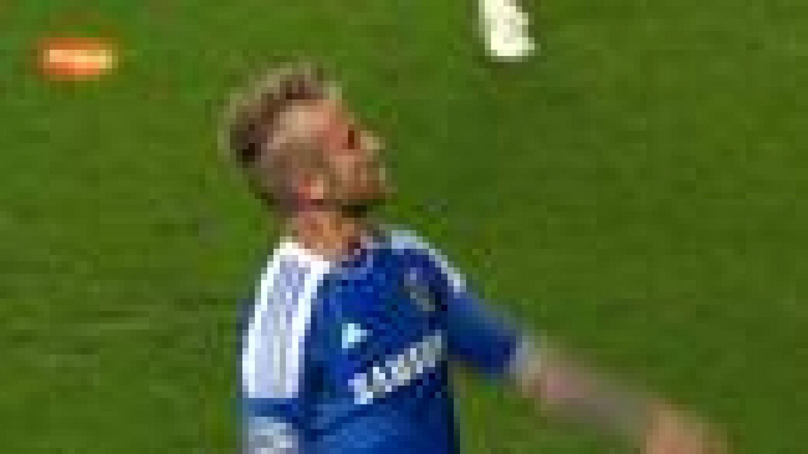 Con un tanto al contragolpe, el portugués Fernando Meirelles dio la victoria definitiva al Chelsea por 2-1 frente al Benfica y certificó el pase de los londinenses a las semifinales de Champions.