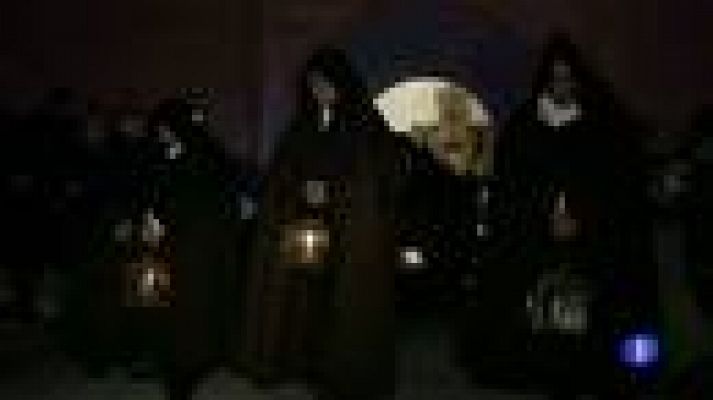 Telediario 1 - Mas visitantes en las procesiones