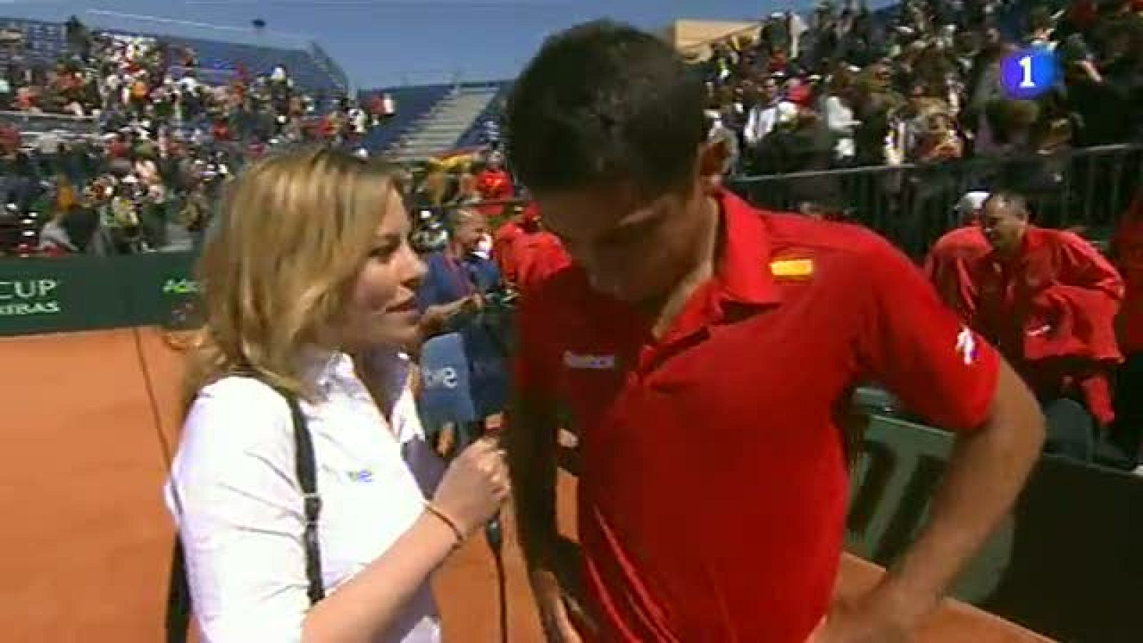 El tenista murciano vence a Jurgen Melzer por 6-2, 6-2 y 6-4 y pone el primer punto para España en la eliminatoria contra Austria. Para Corretja, "Nico ha jugado impecable"