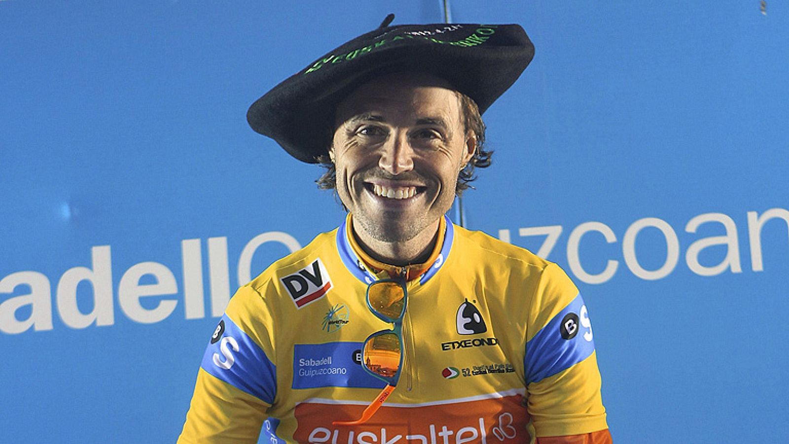 Samuel Sánchez (Euskaltel Euskadi) se ha impuesto a Joaquín 'Purito' Rodríguez (Katusha) en el duelo entre españoles en el que había quedado la 52 Vuelta al País Vasco y se ha proclamado campeón de la prueba vasca ganando incluso hoy la crono final d