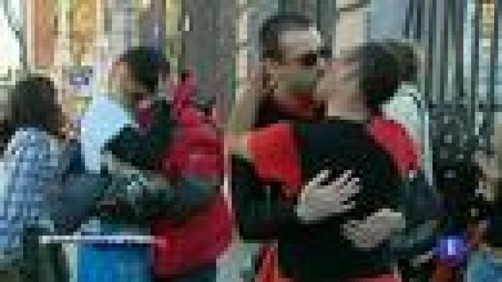 Telediario 1 - Protesta frente a la Almudena
