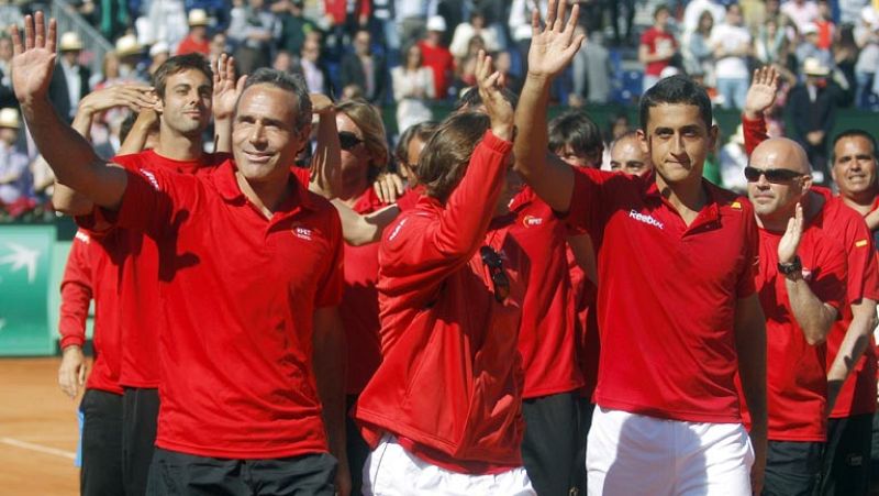 España ha resuelto su eliminatoria frente a Austria gracias a la victoria de David Ferrer contra Jurgen Melzer y jugará la semifinal en casa frente a Estados Unidos.