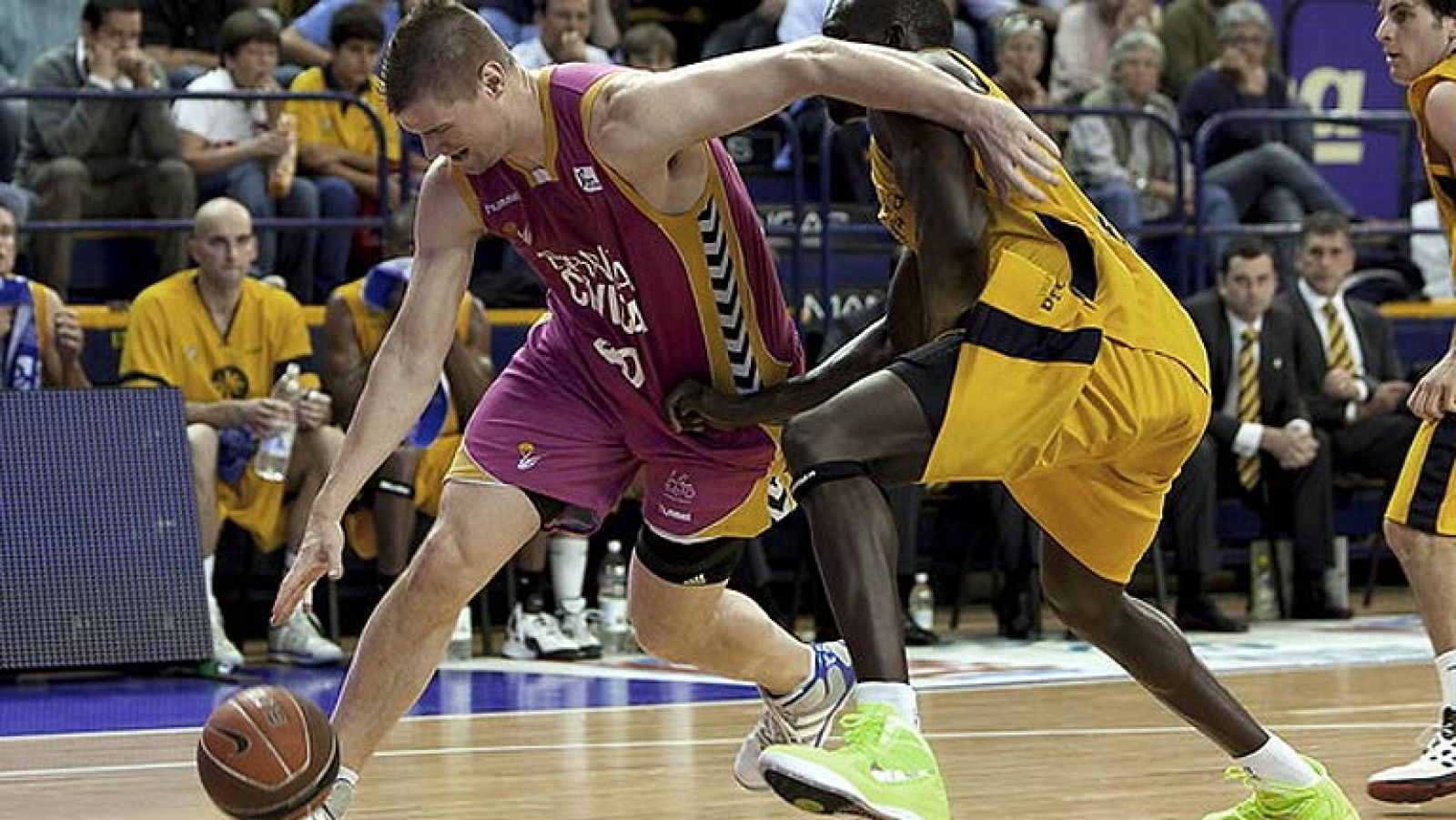 Gran Canaria 2014 66-74 Banca Cívica - Baloncesto en RTVE | Ver