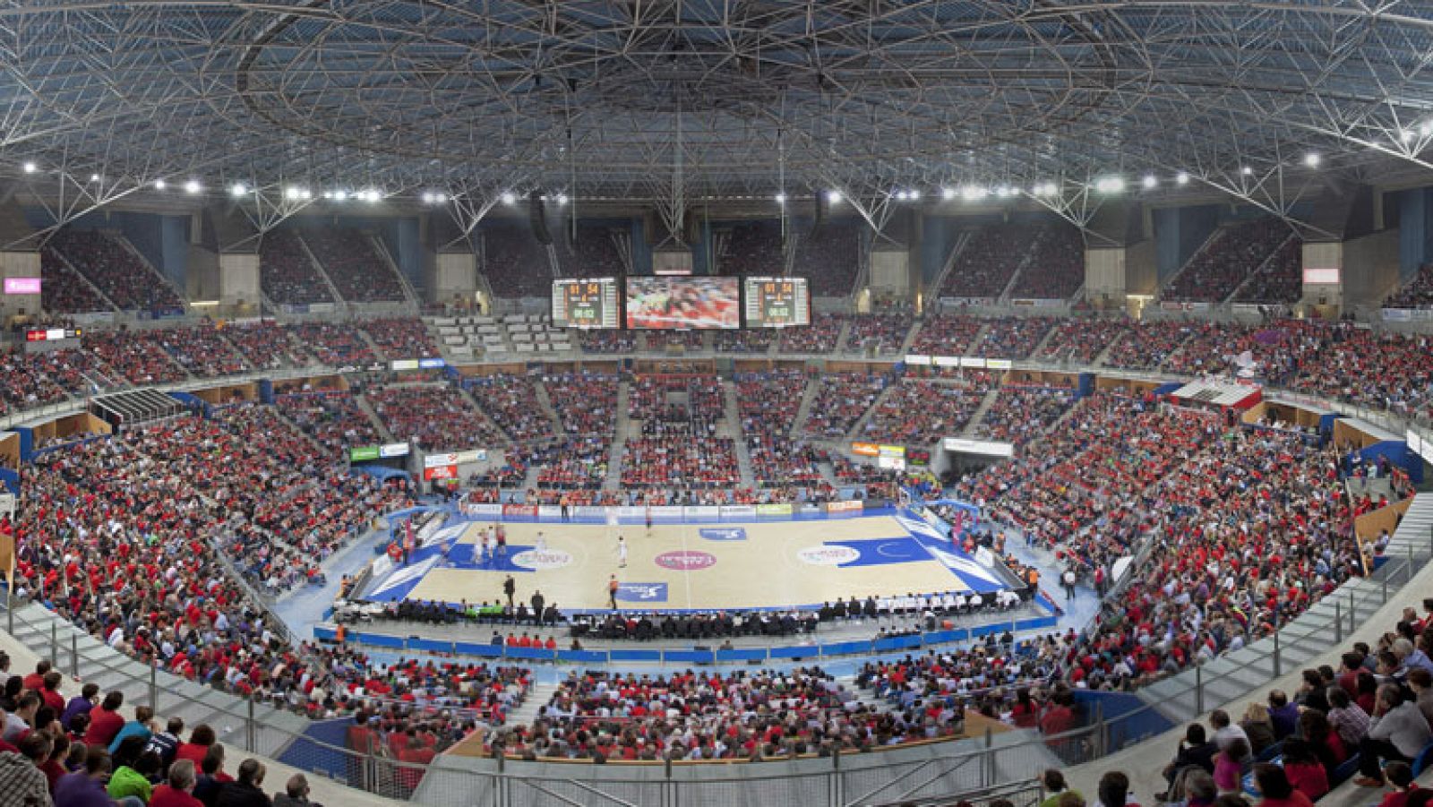 El Baskonia estrena el remodelado Buesa Arena | Ver
