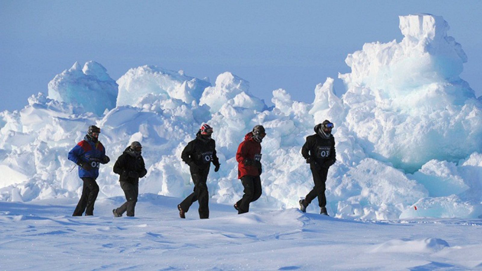 El corredor segoviano Luis Alonso Marcos ha logrado el segundo puesto en el Maratón del Polo Norte, terminando a solo dos minutos del vencedor.