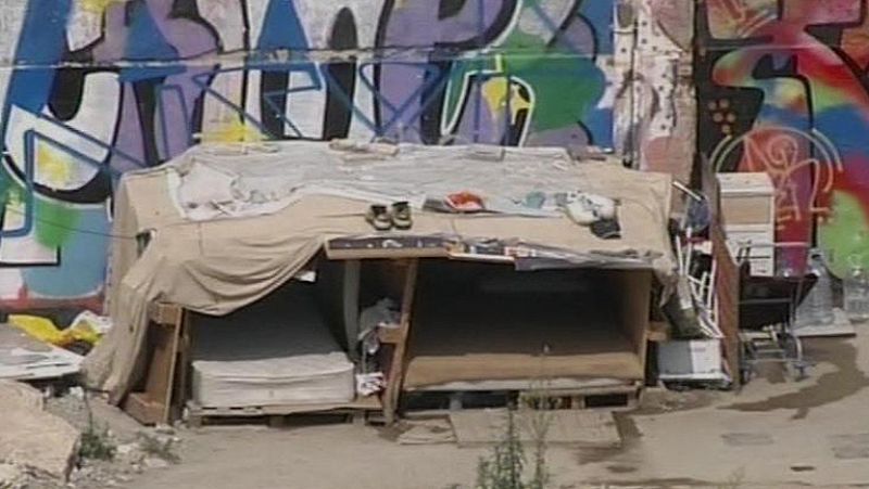  Más de 800 personas malviven en fábricas y solares abandonados en Barcelona