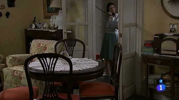 Amar en tiempos revueltos - Manolita necesita saber su origen