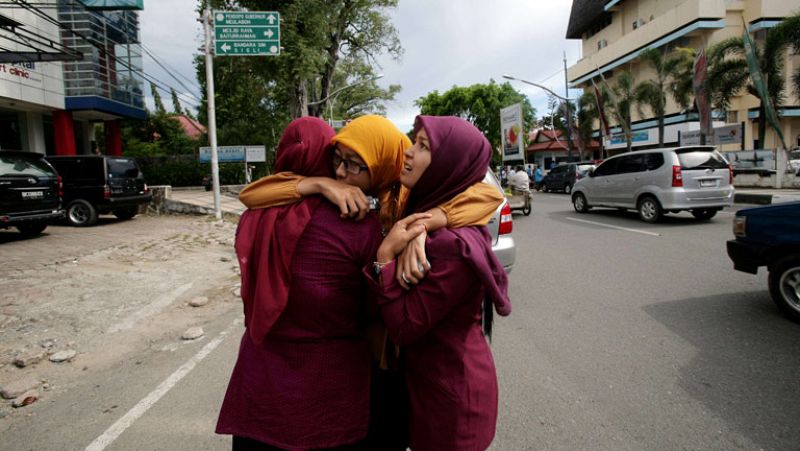 Alerta de tsunami en el Índico por un terremoto de 8.7 en Indonesia 