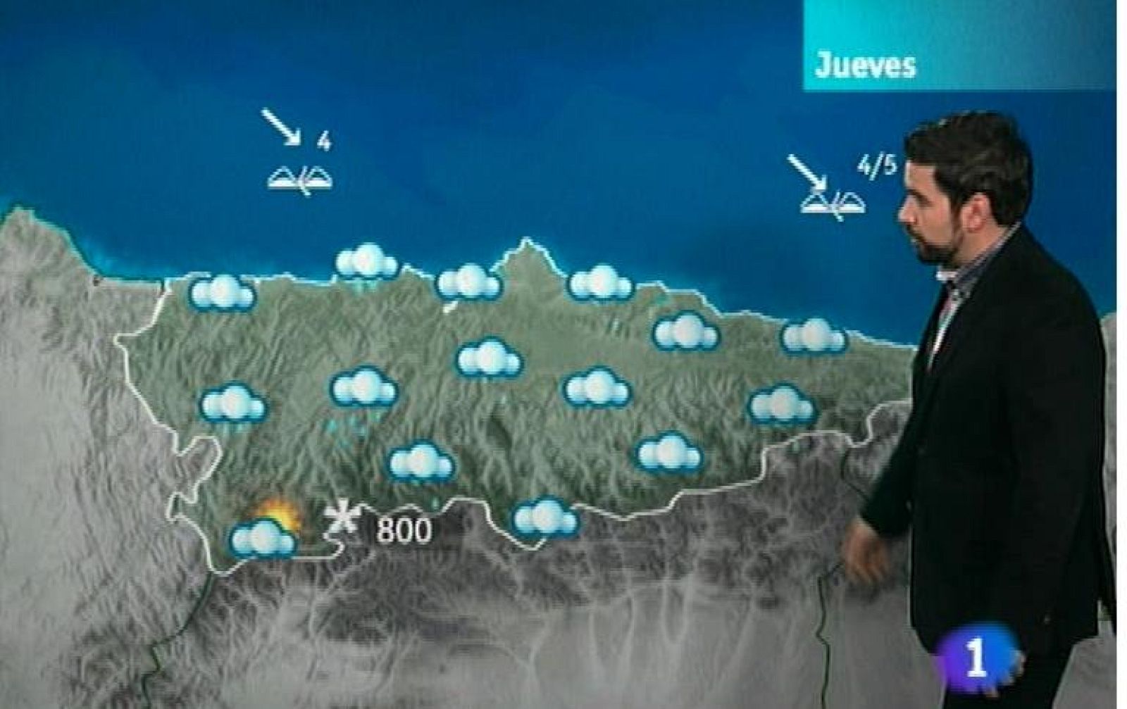  El tiempo no sufrirá mañana cambios importantes. Seguirán los cielos cubiertos y los chubascos dispersos. Nieve a partir de los 800 metros y temperaturas sin cambios.