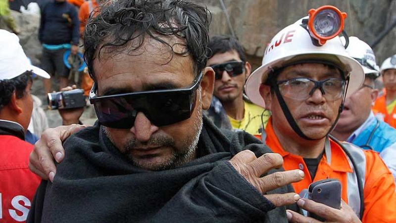  Los nueve mineros rescatados este miércoles en Perú permanecen bajo observación médica y  psicológica. 