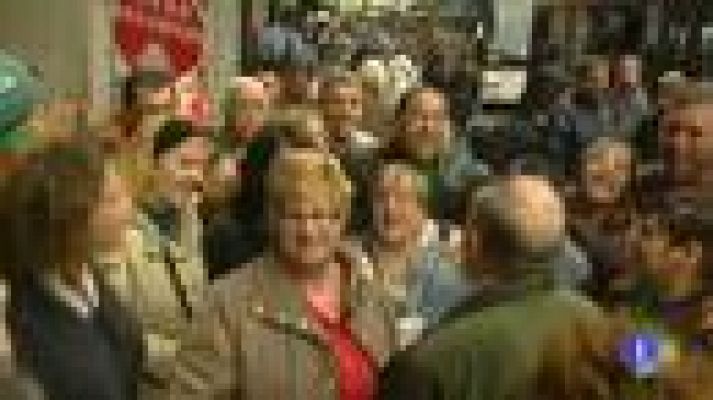 Telediario 1 - En Barcelona se ha frenado el desahucio a una pareja de ancianos