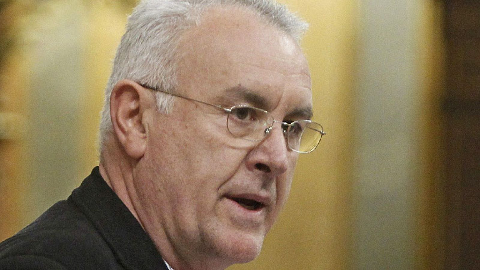 Lara critica el viaje del rey por su "falta de ética" en plena crisis - Informativo 24h | Ver