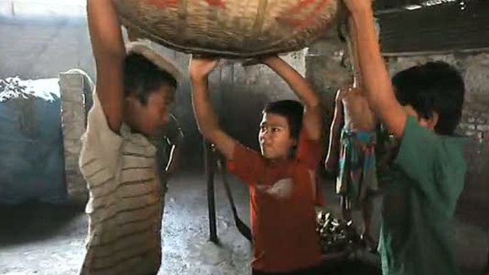 Informativo 24h - 400 millones de niños en todo el mundo viven en condiciones de esclavitud