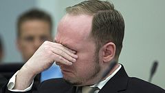 Breivik llora de emoción en el juicio al ver el vídeo propagandístico que él mismo colgó en internet