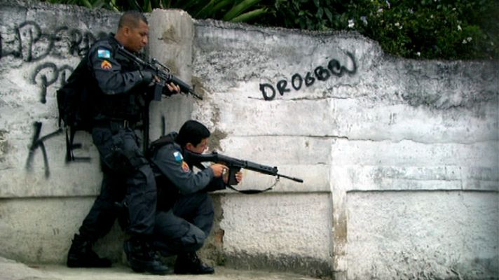 Documentos TV - Bailando con el diablo - Avance