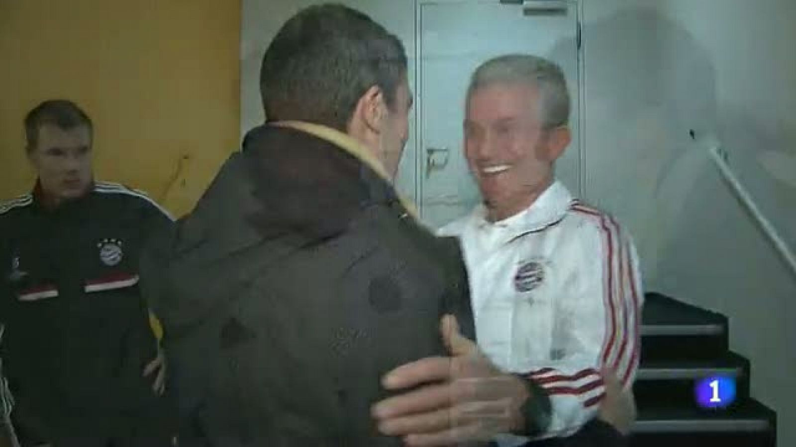 Telediario 1: Heynckes-Sanchís, el reencuentro del técnico y el capitán de la 'Séptima' | RTVE Play