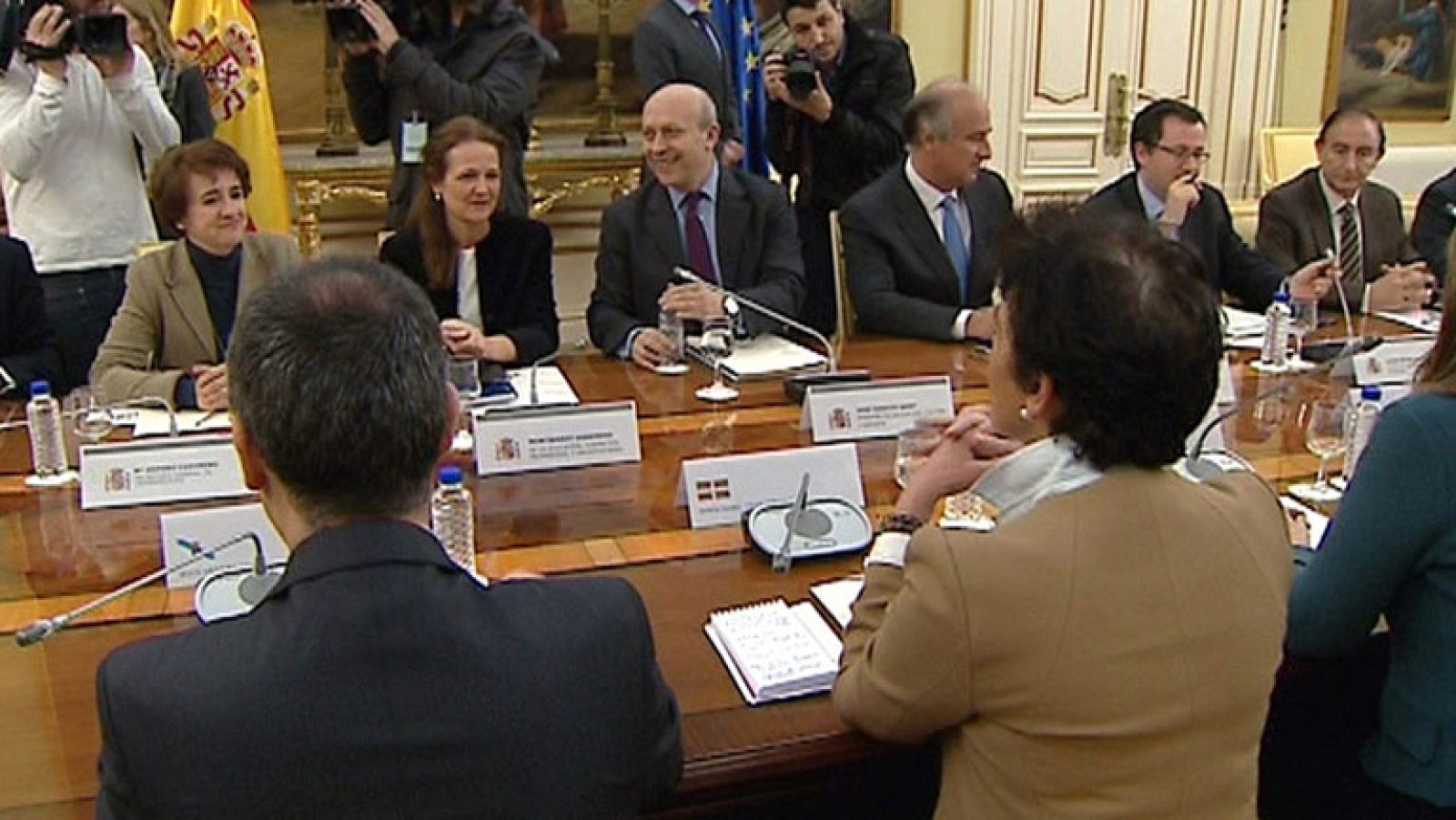 Se aumentarán las horas de clase y el número de alumnos por clases