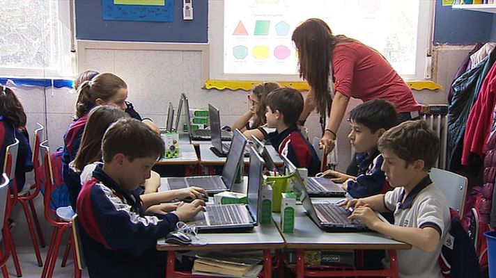 Telediario 1 - División de opiniones en educación