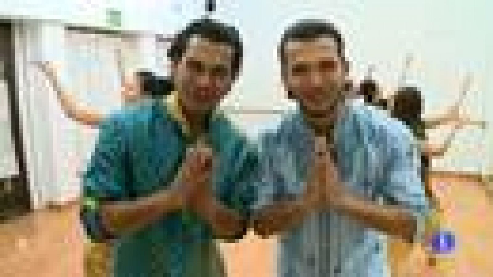 Destino:España - Madrid VI - Sunny y Suresh | Ver