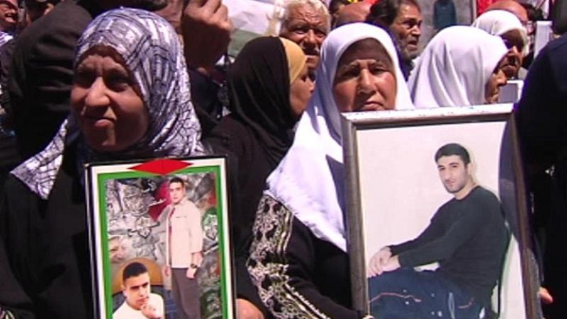 Protestas para pedir la mejora de las condiciones de los palestinos encerrados en cárceles israelíes