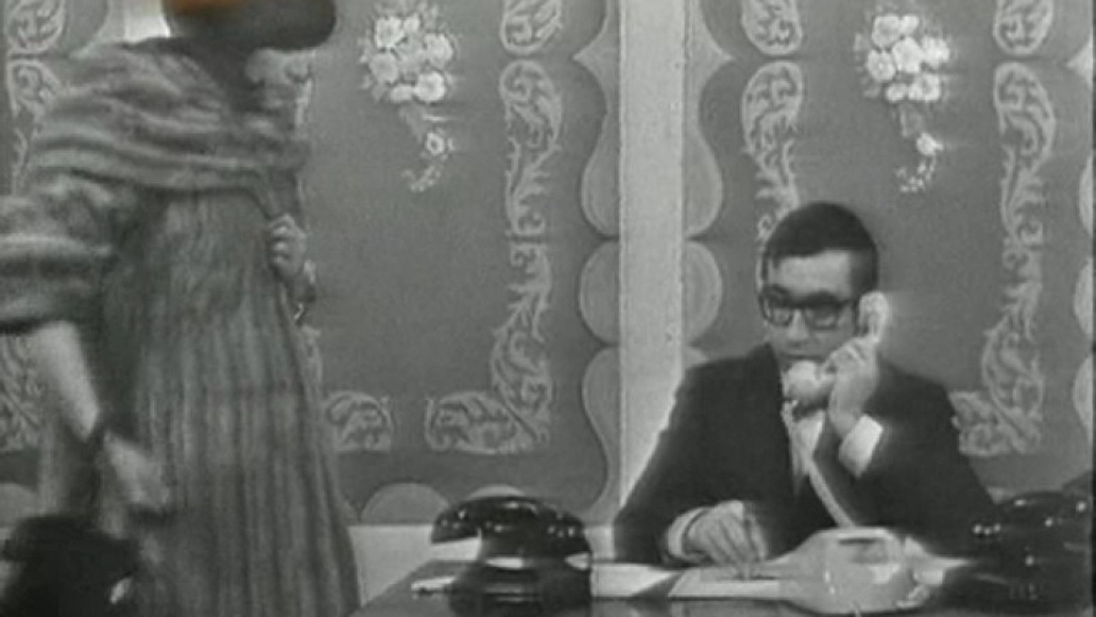 Gila - En una agencia de viajes