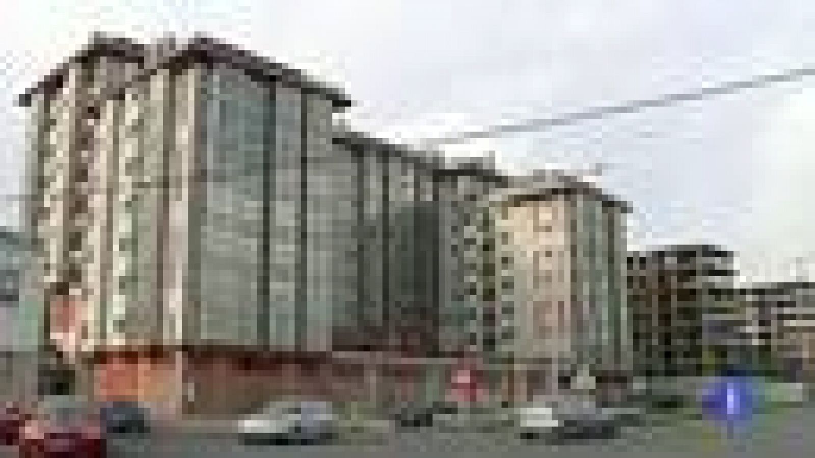 Un grupo de 50 personas lleva 10 días ocupando un edificio aún sin entregar