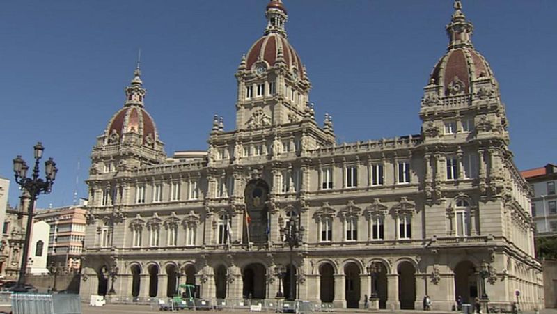 Un grupo de 50 personas lleva 10 días ocupando un edificio aún sin entregar 